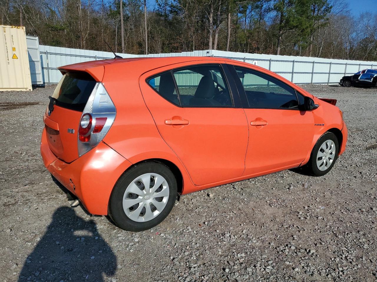 2014 TOYOTA PRIUS C photo 3