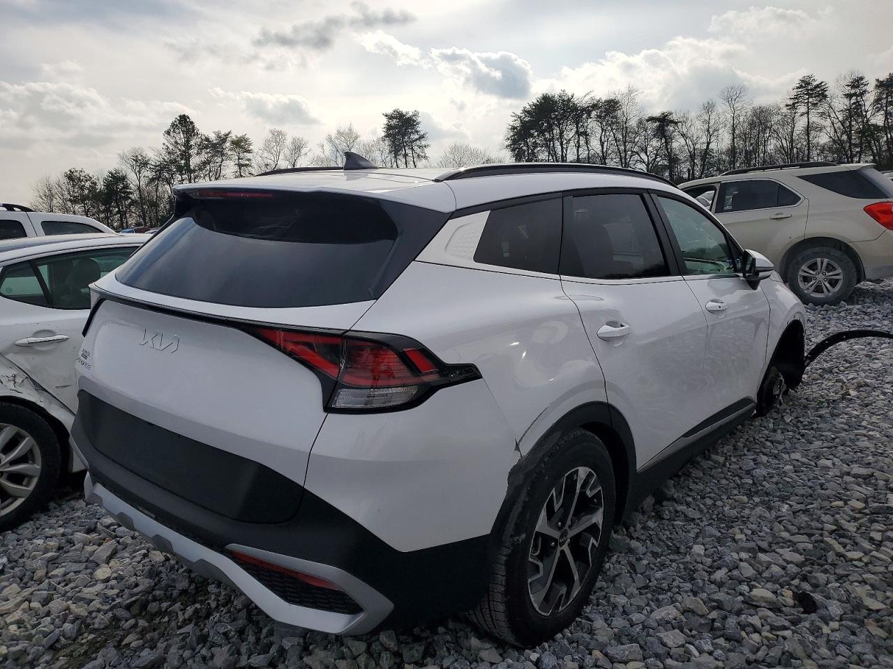 2025 KIA SPORTAGE EX photo 3