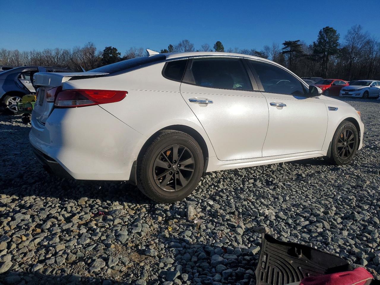 2017 KIA OPTIMA LX photo 3