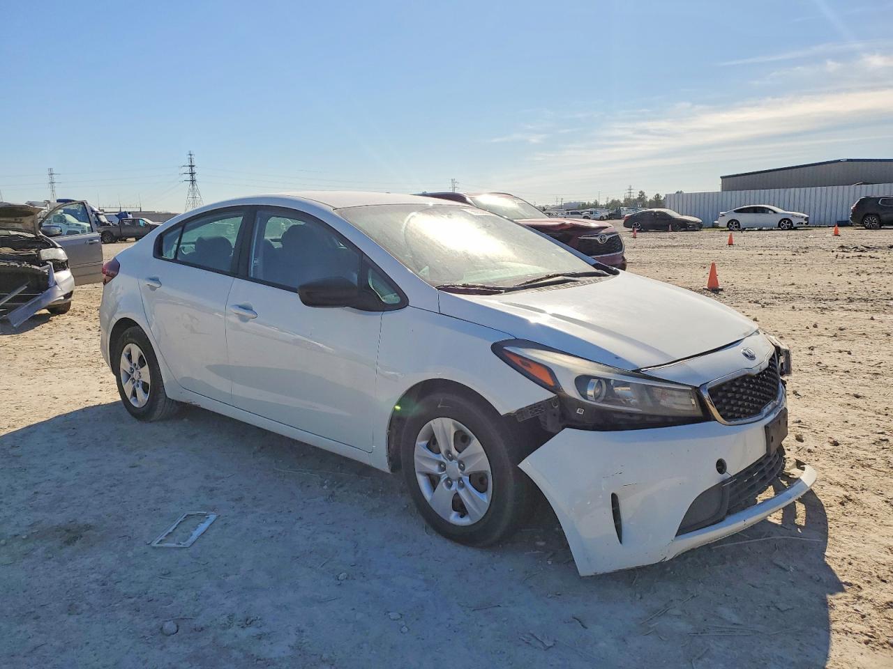 2017 KIA FORTE LX photo 4