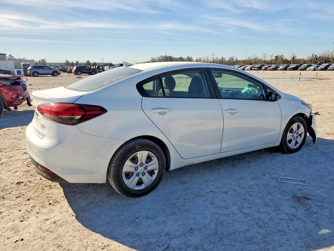 2017 KIA FORTE LX photo 3