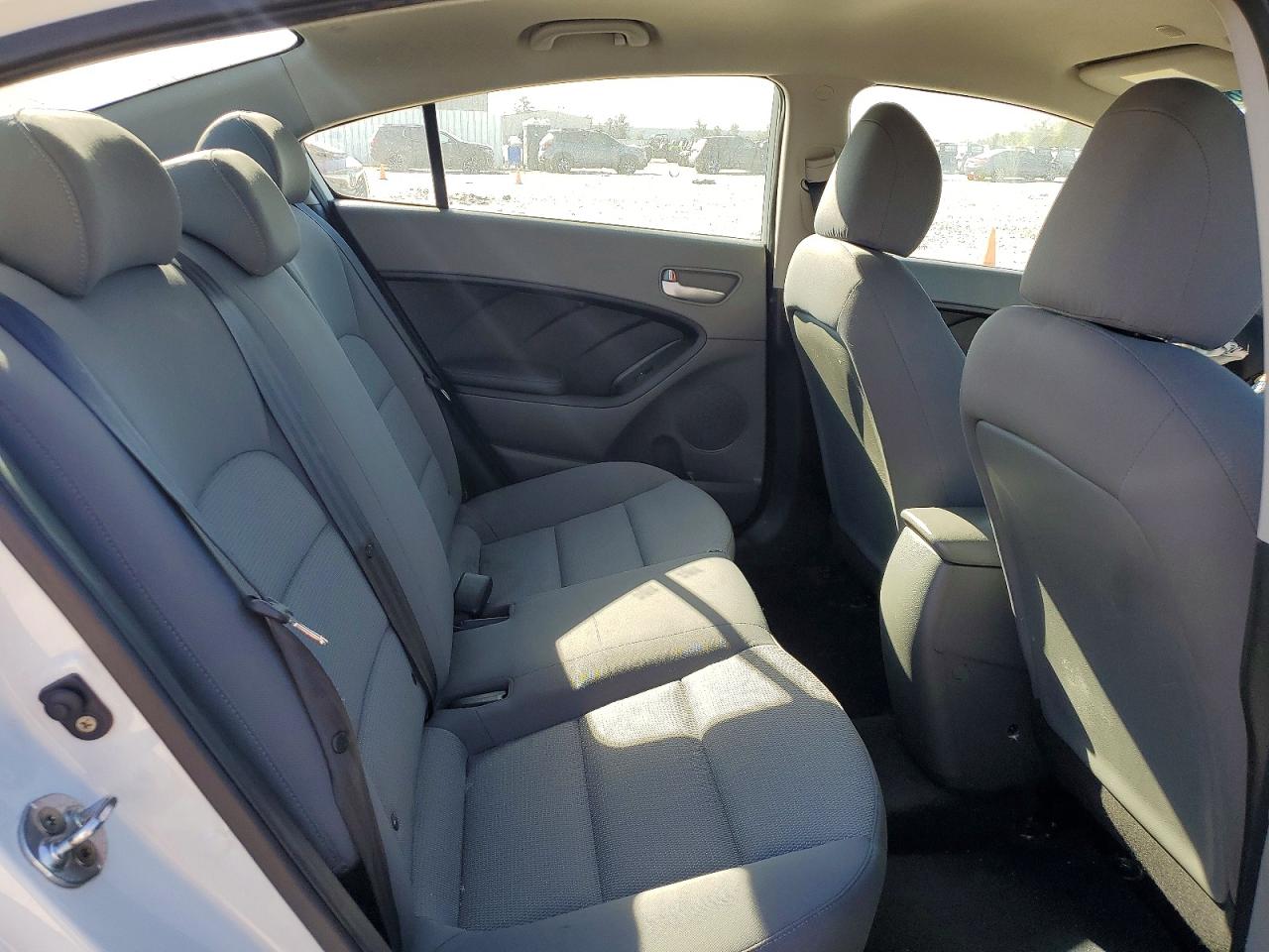 2017 KIA FORTE LX photo 10