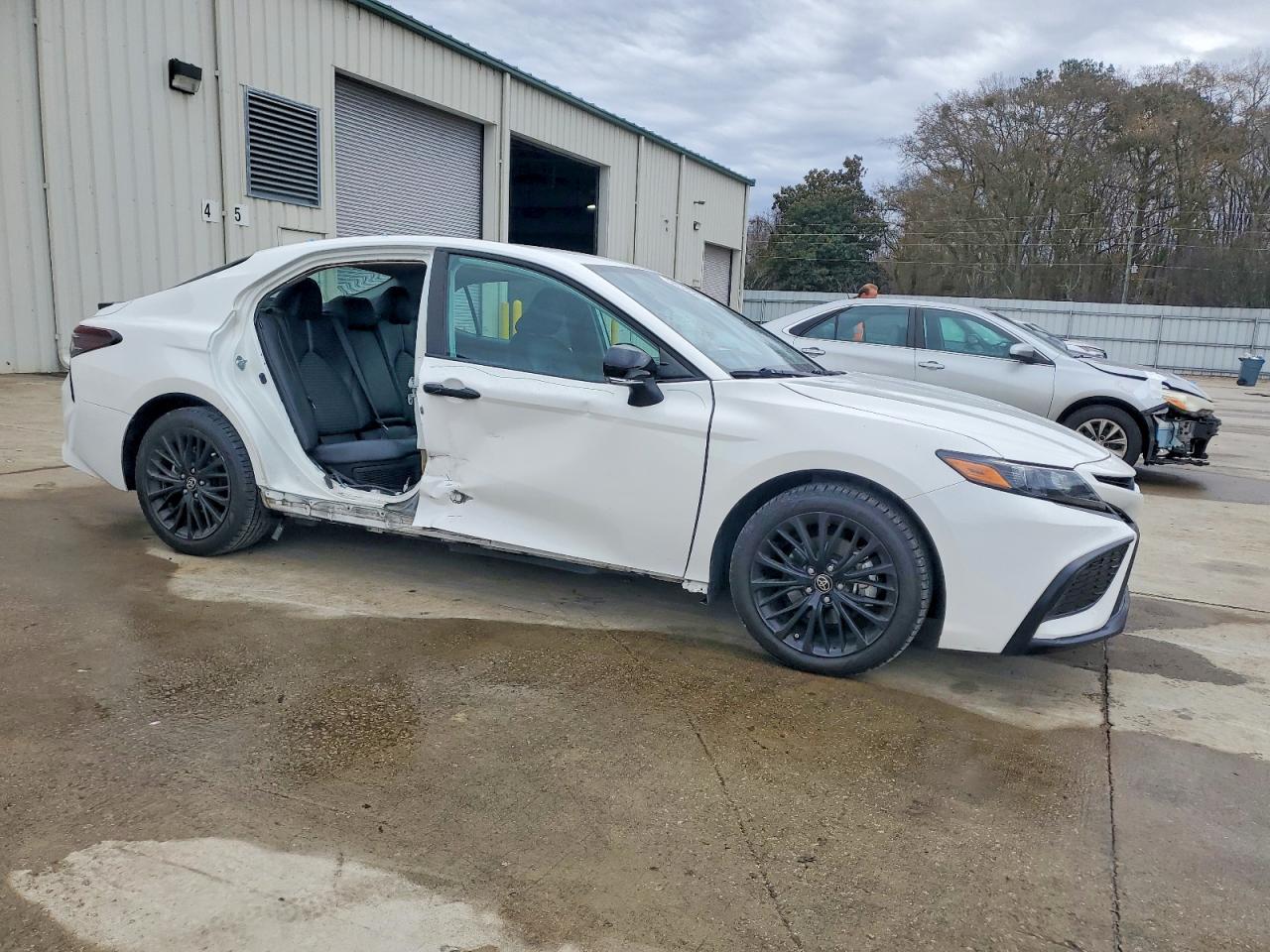 2022 TOYOTA CAMRY NIGHT SHADE photo 4