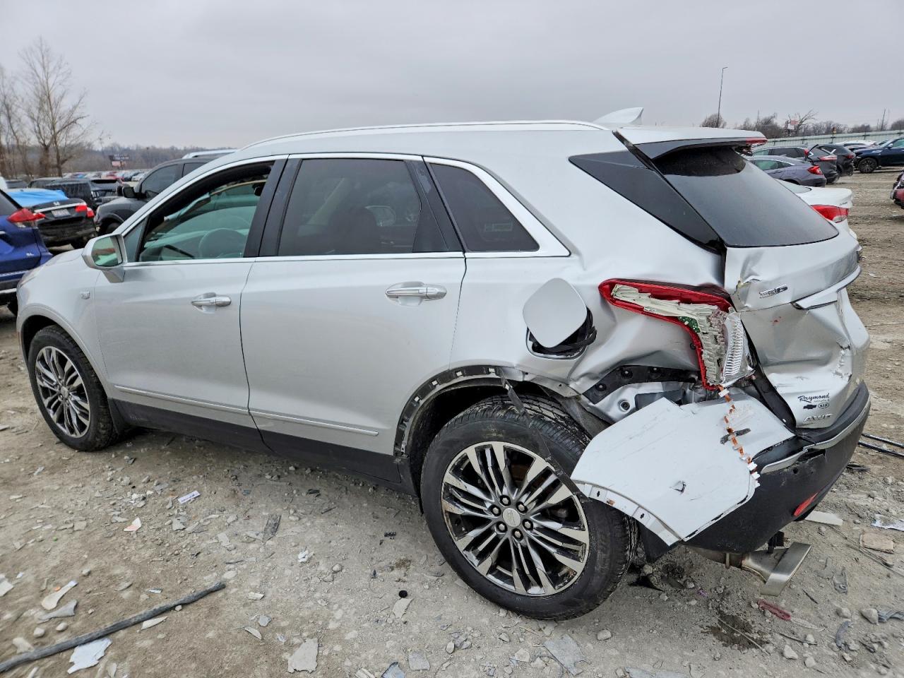 2017 CADILLAC XT5 PREMIUM LUXURY photo 2
