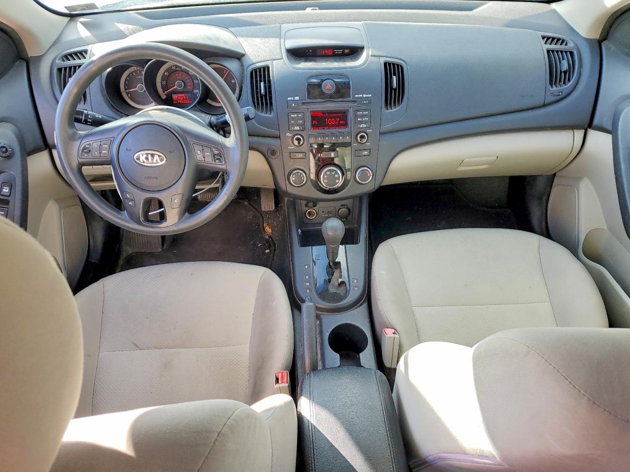 2010 KIA FORTE EX photo 8