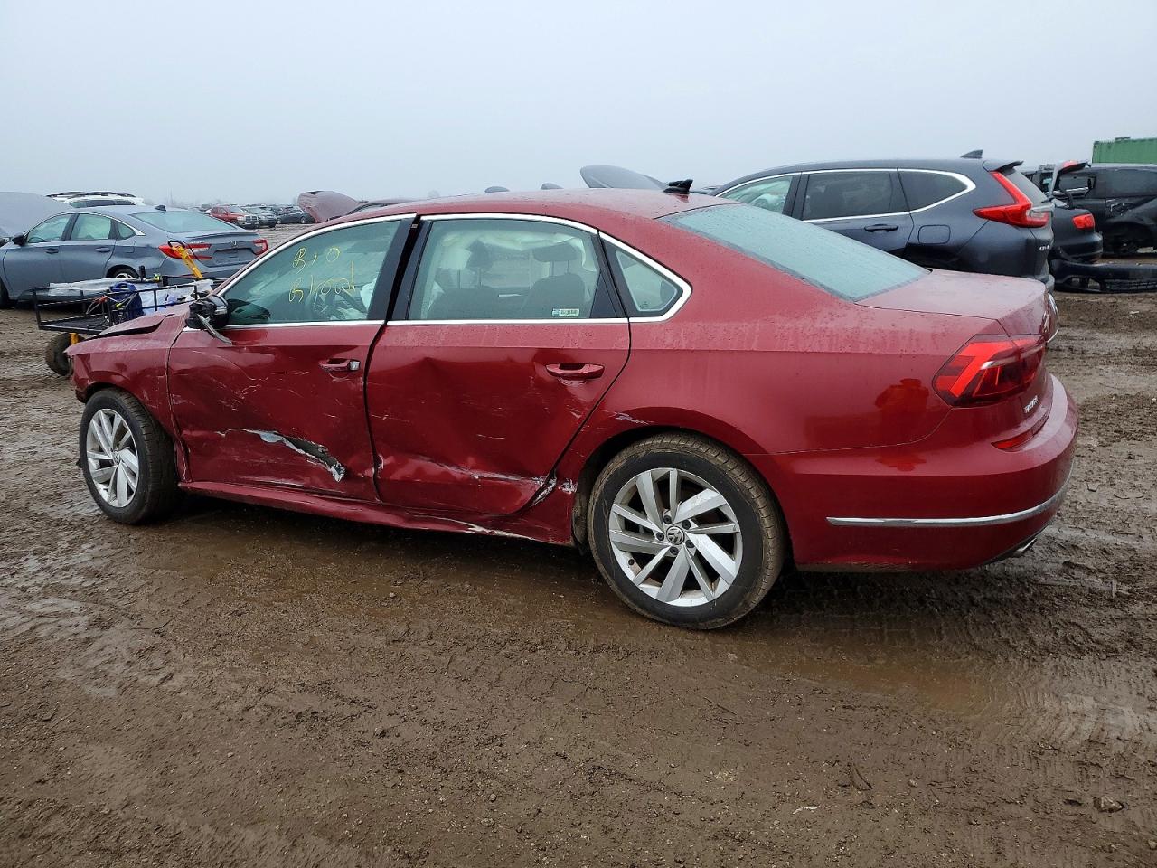 2018 VOLKSWAGEN PASSAT SE photo 2