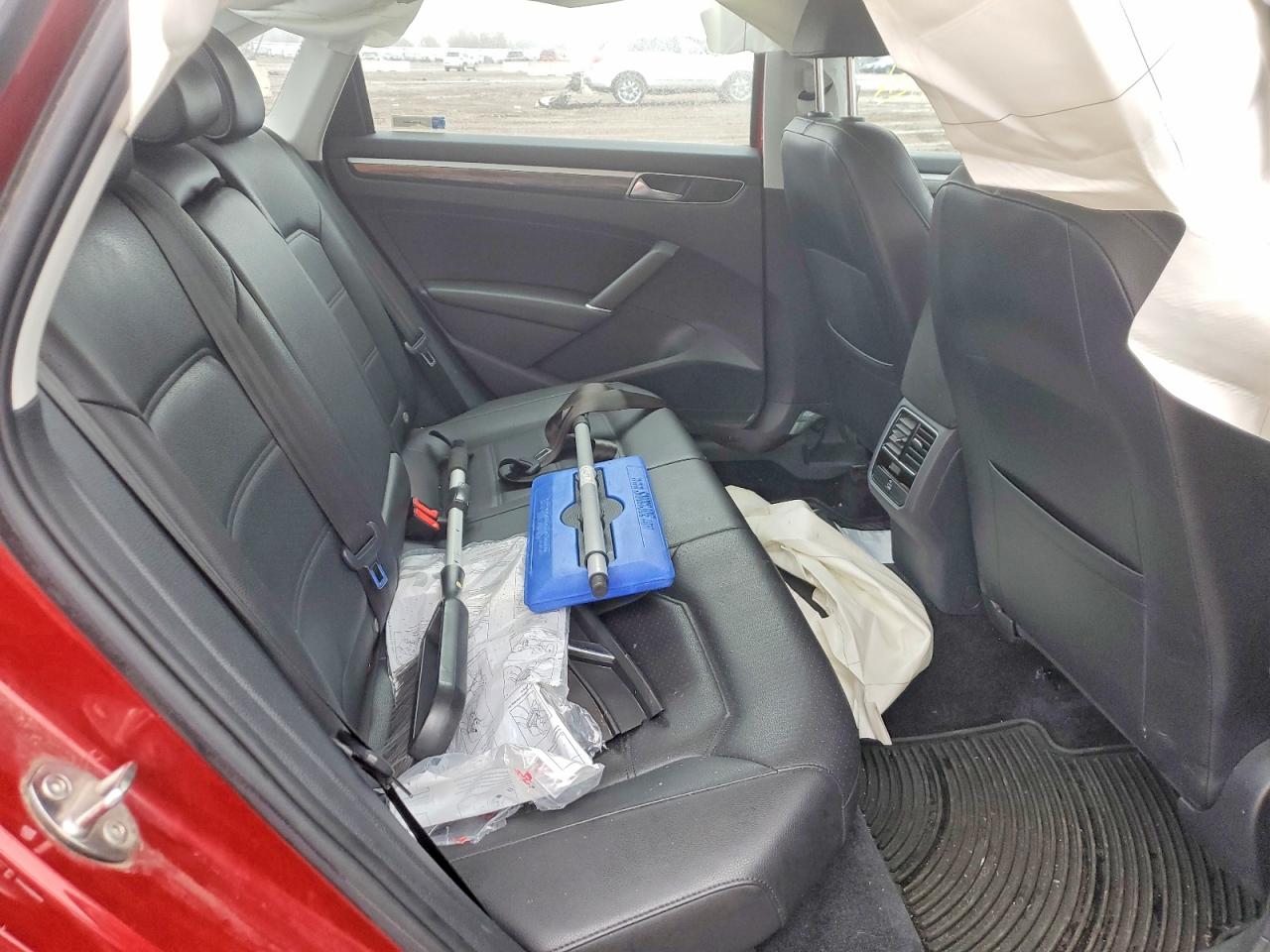 2018 VOLKSWAGEN PASSAT SE photo 10