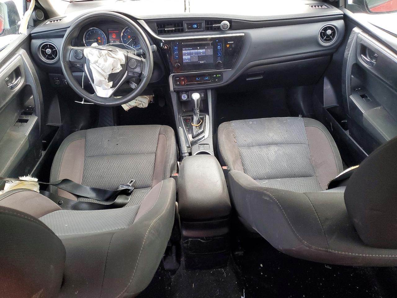 2017 TOYOTA COROLLA L photo 8