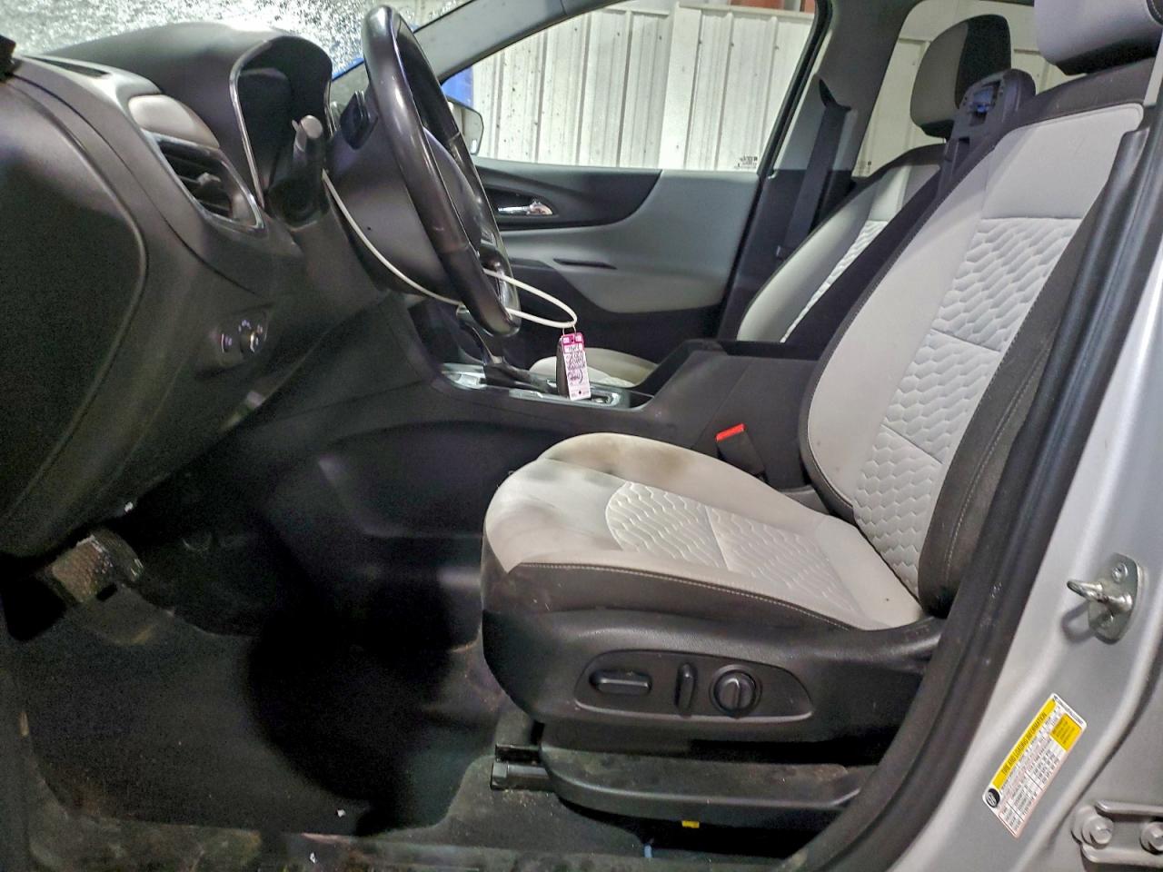 2020 CHEVROLET EQUINOX LT photo 13