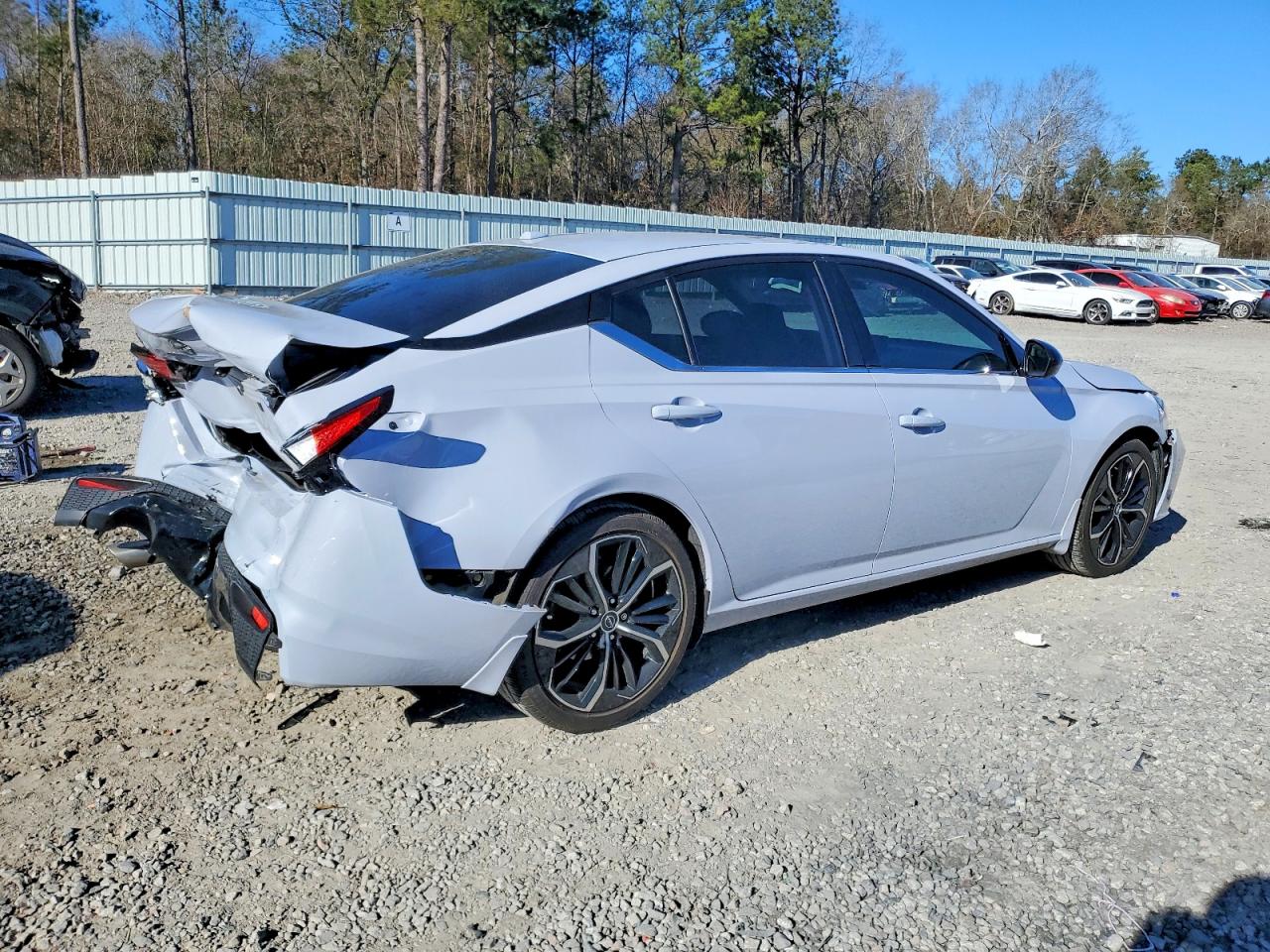 2024 NISSAN ALTIMA SR photo 3