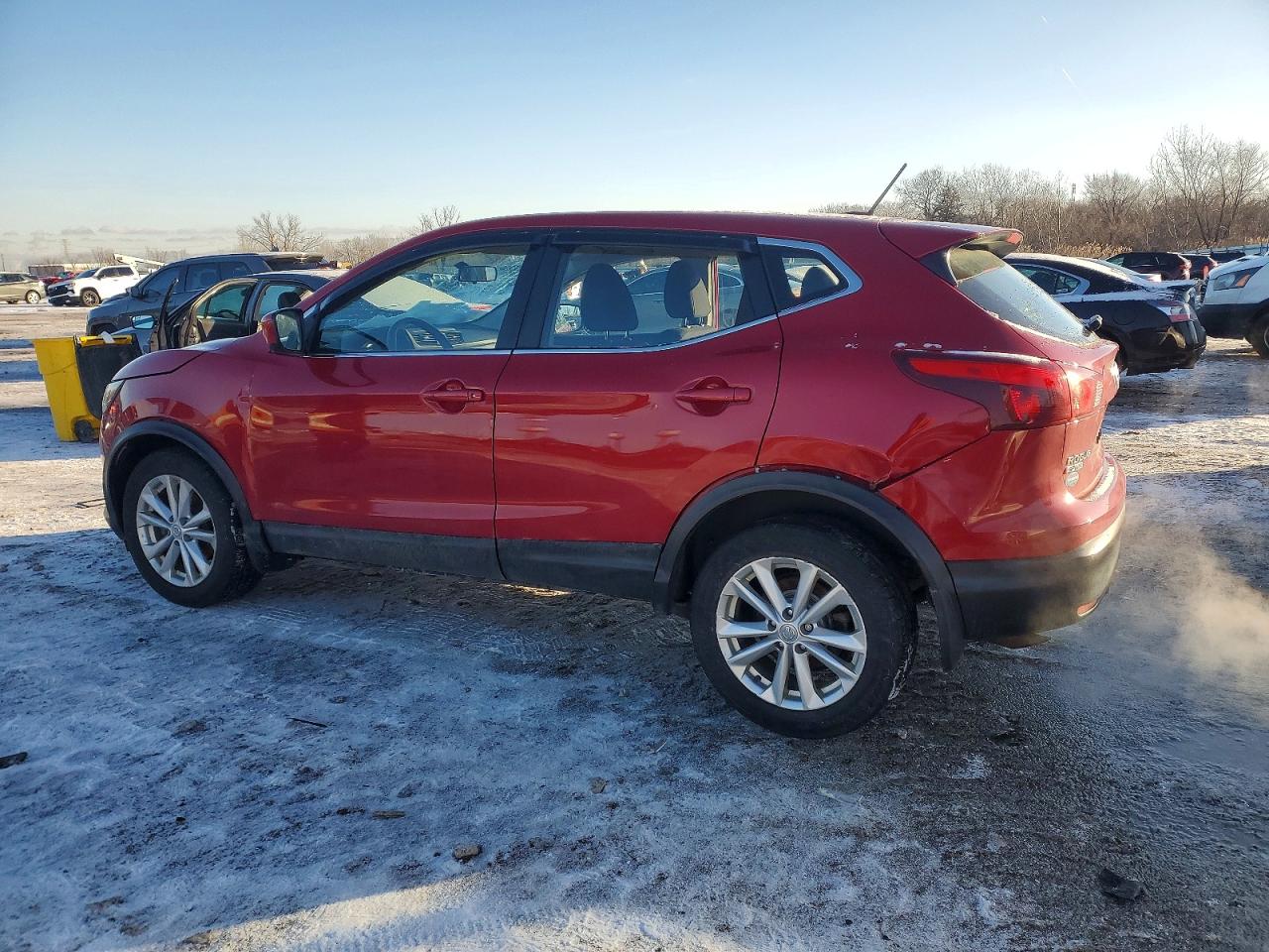 2018 NISSAN ROGUE SPORT S photo 2