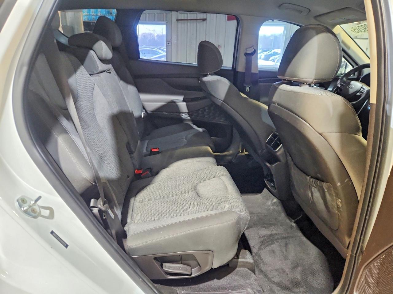 2019 HYUNDAI SANTA FE SE photo 11
