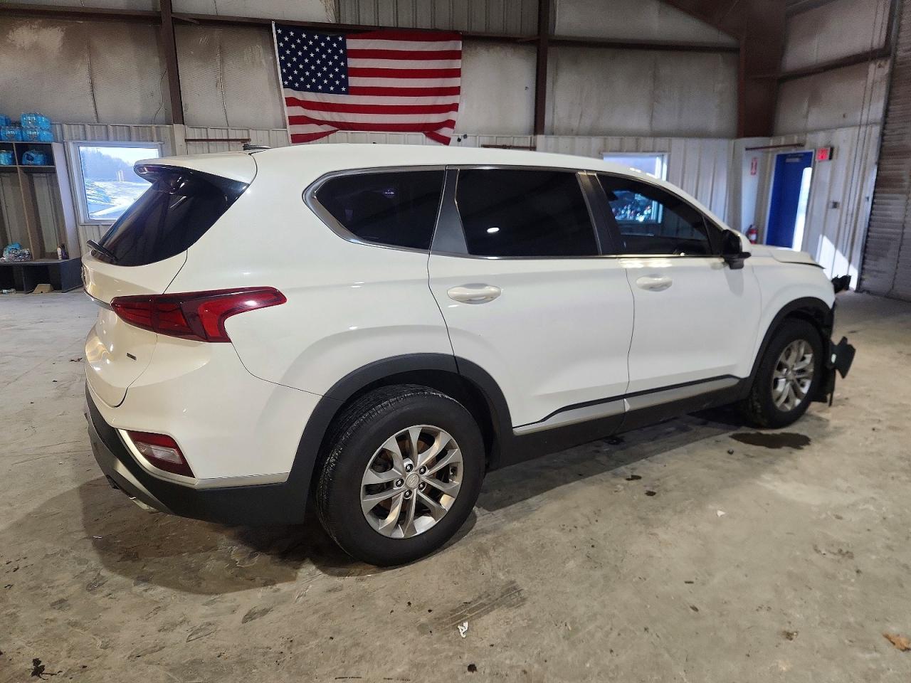 2019 HYUNDAI SANTA FE SE photo 3