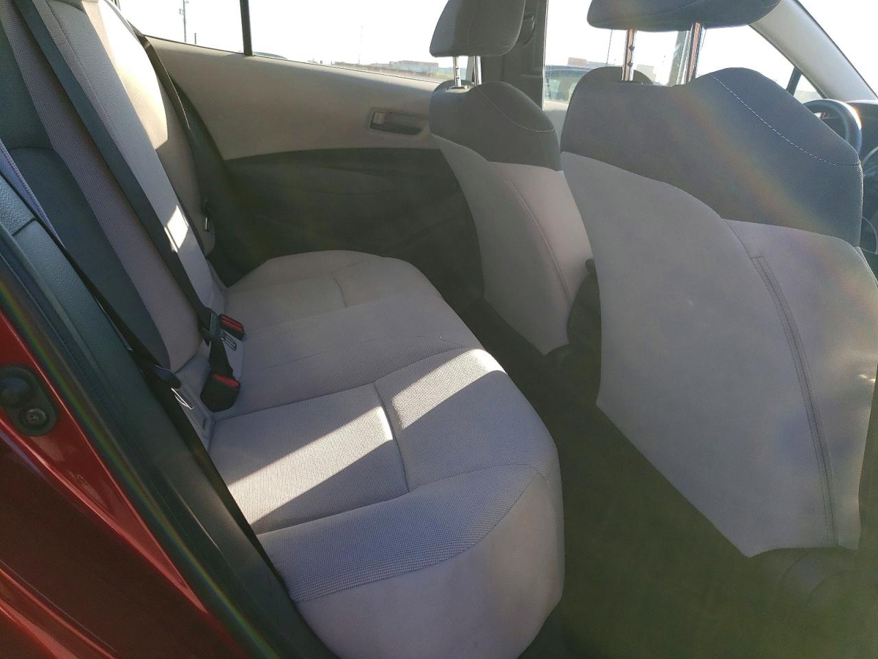 2022 TOYOTA COROLLA LE photo 19