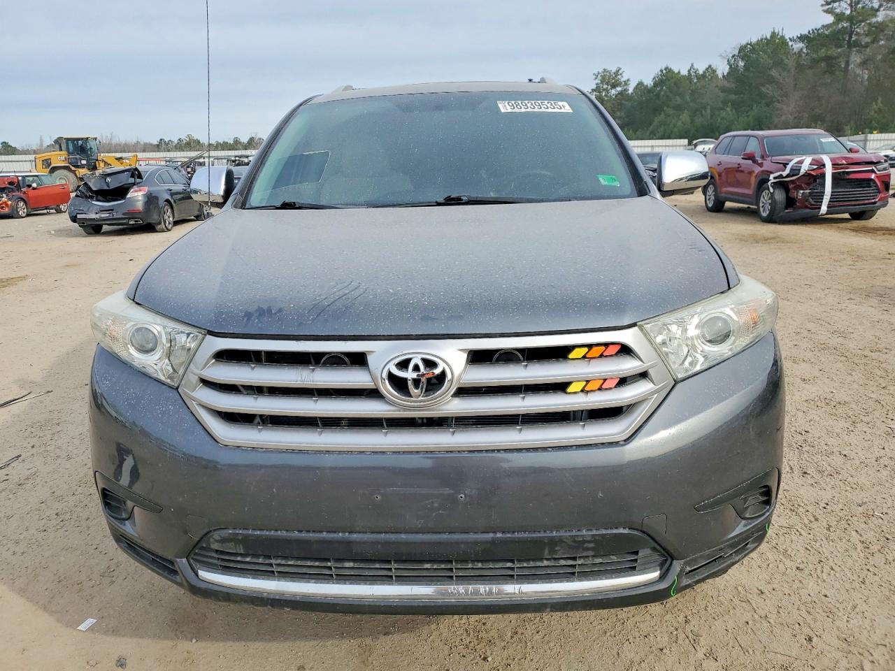 2012 TOYOTA HIGHLANDER BASE photo 9