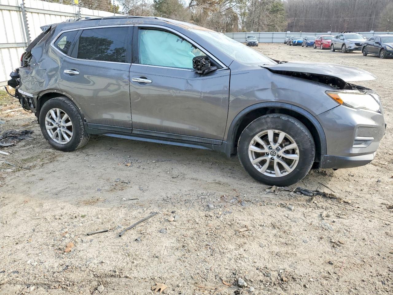 2019 NISSAN ROGUE S photo 4