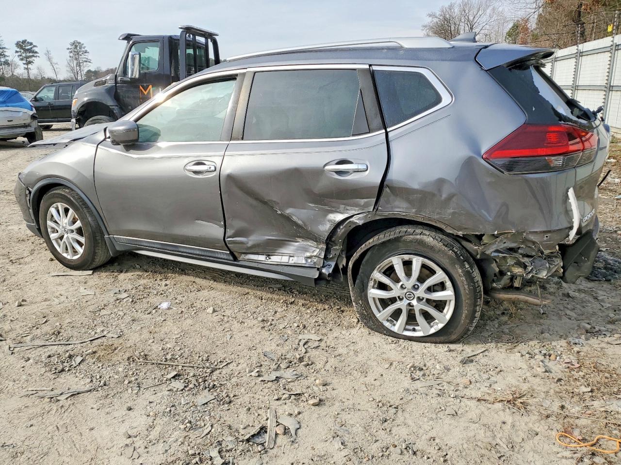 2019 NISSAN ROGUE S photo 2
