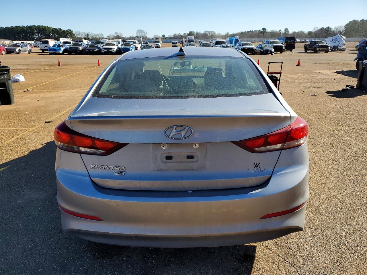 2017 HYUNDAI ELANTRA SE photo 6