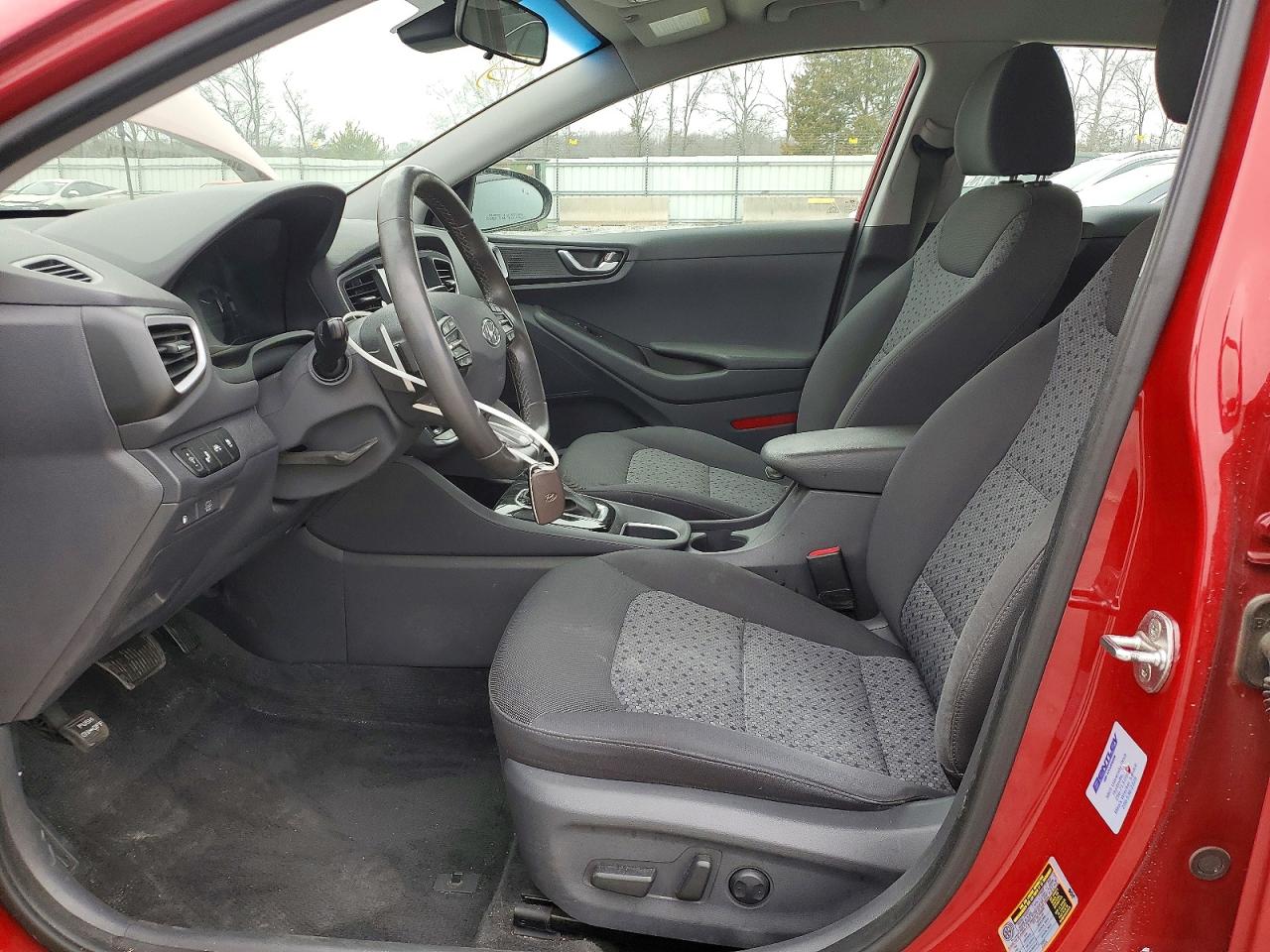 2019 HYUNDAI IONIQ SEL photo 7