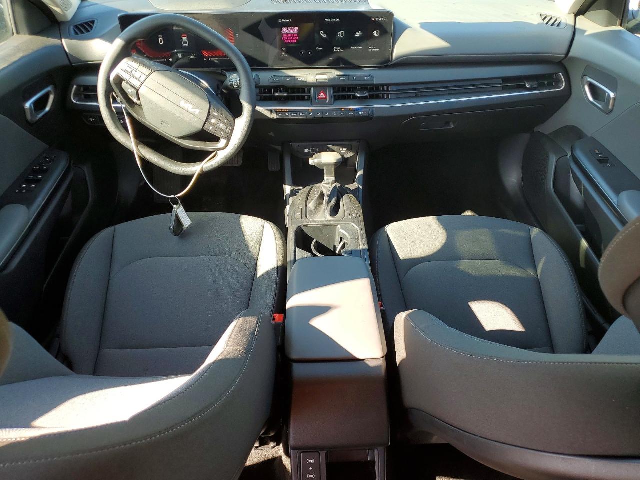 2025 KIA K4 LX photo 8