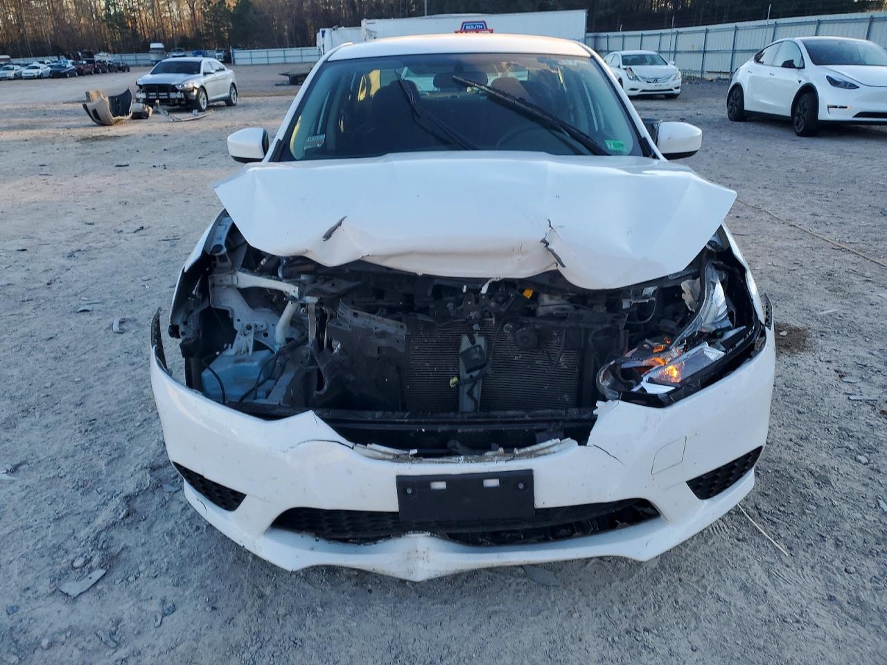 2019 NISSAN SENTRA S photo 5