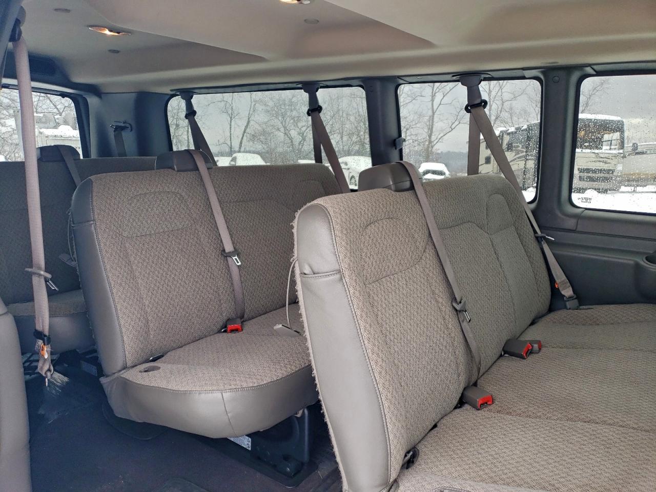 2024 CHEVROLET EXPRESS G3500 LT photo 11