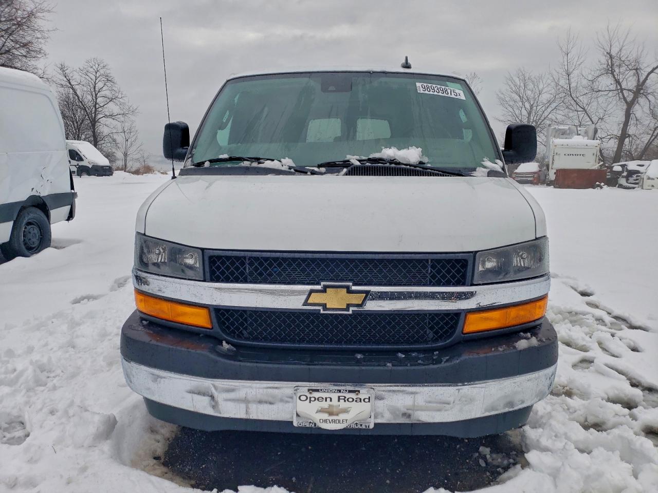 2024 CHEVROLET EXPRESS G3500 LT photo 5