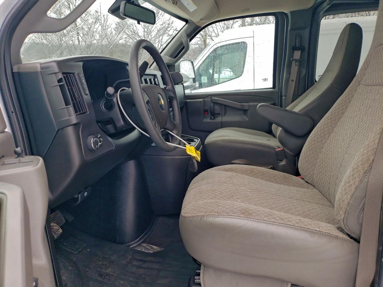 2024 CHEVROLET EXPRESS G3500 LT photo 7