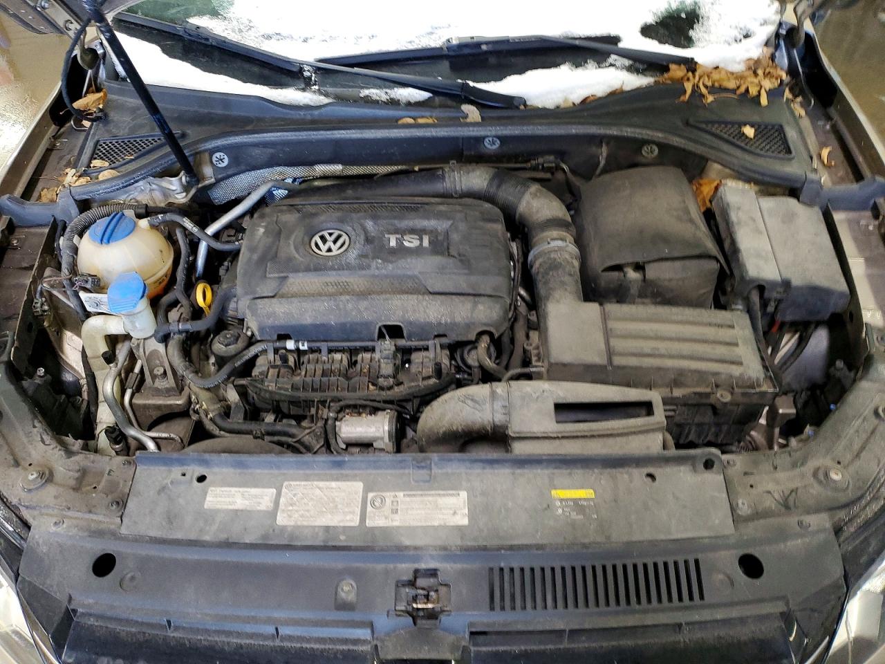 2015 VOLKSWAGEN PASSAT S photo 11