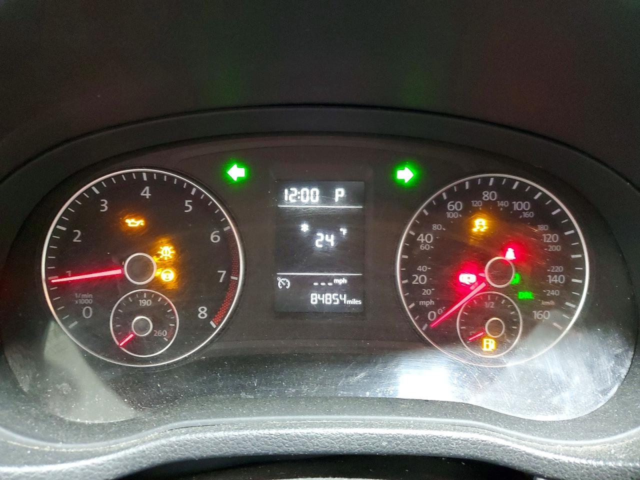 2015 VOLKSWAGEN PASSAT S photo 9