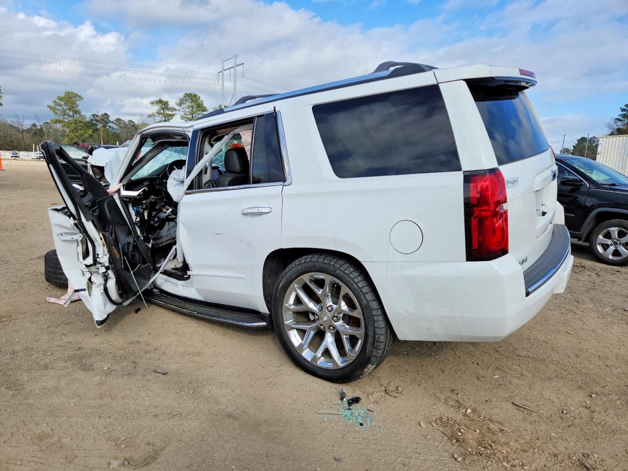 2020 CHEVROLET TAHOE C1500 PREMIER photo 4