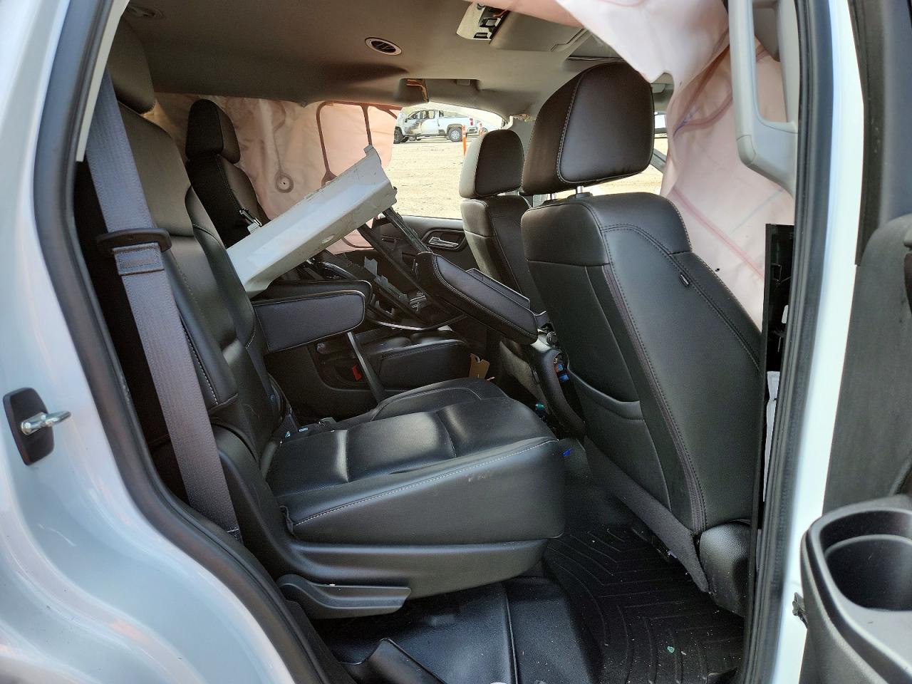 2020 CHEVROLET TAHOE C1500 PREMIER photo 31