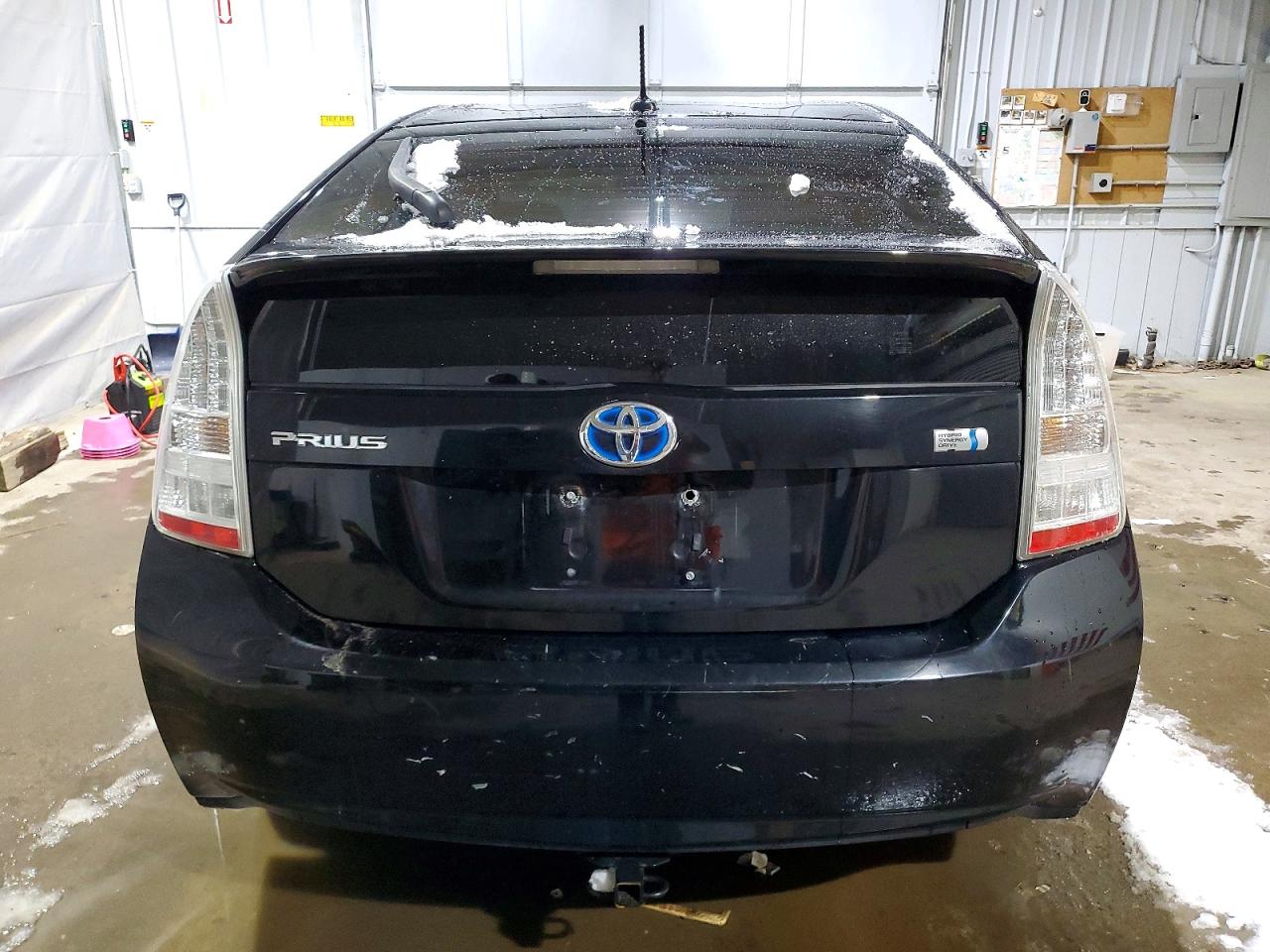 2010 TOYOTA PRIUS photo 11