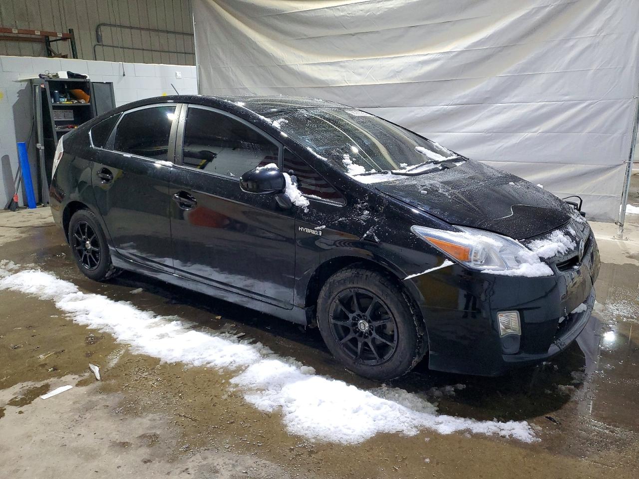 2010 TOYOTA PRIUS photo 7