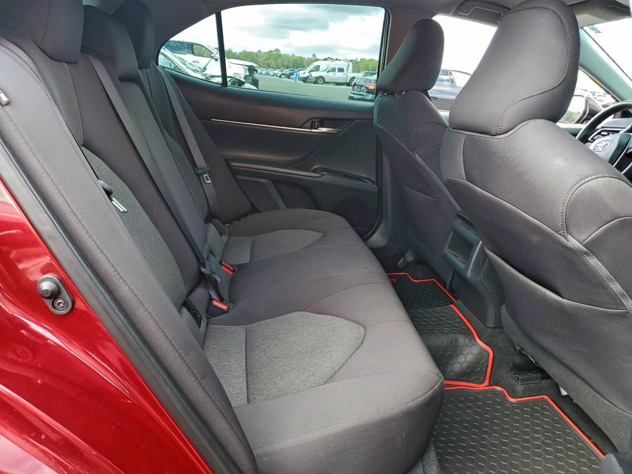 2020 TOYOTA CAMRY LE photo 10