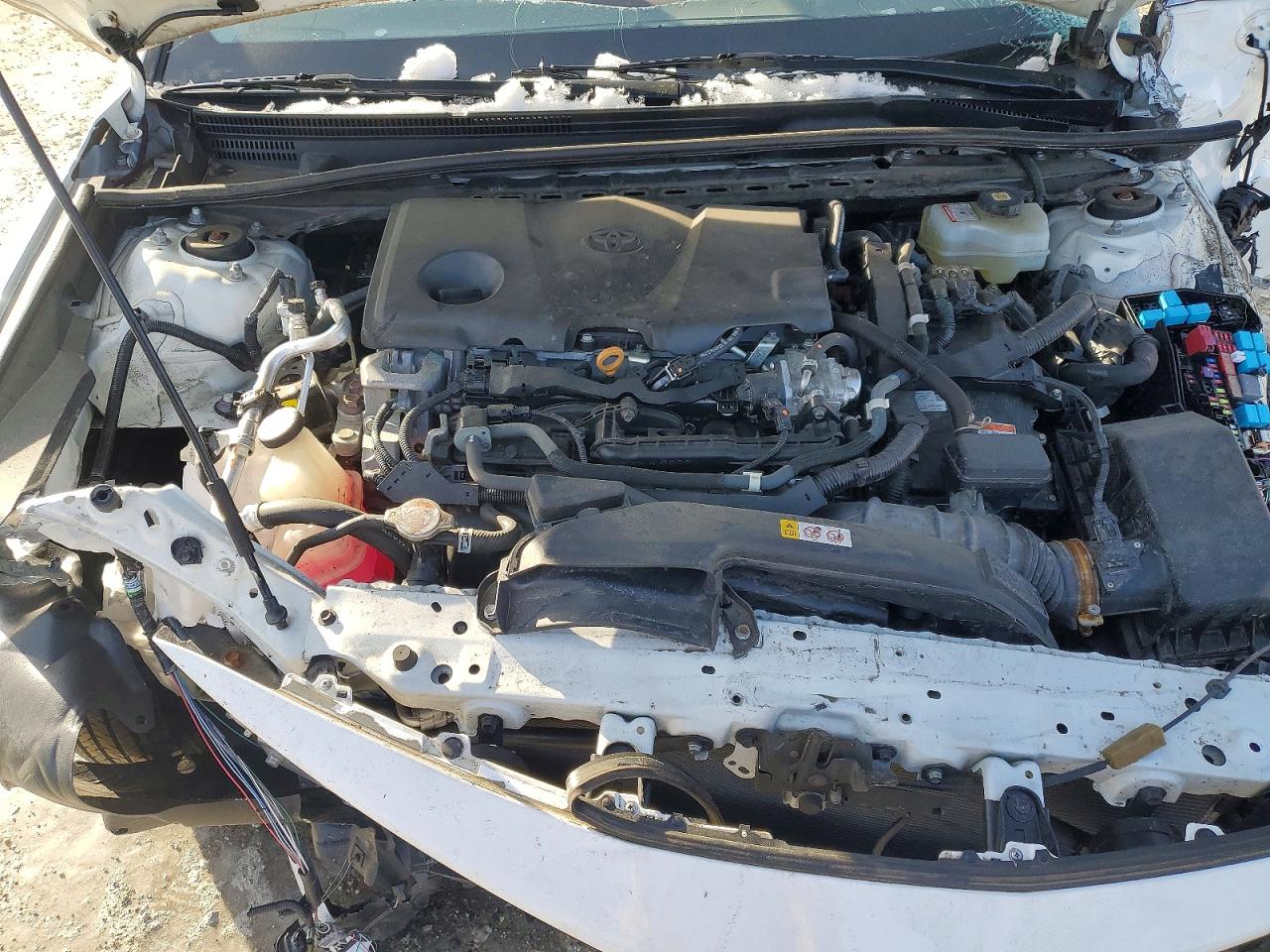 2021 TOYOTA CAMRY LE photo 11
