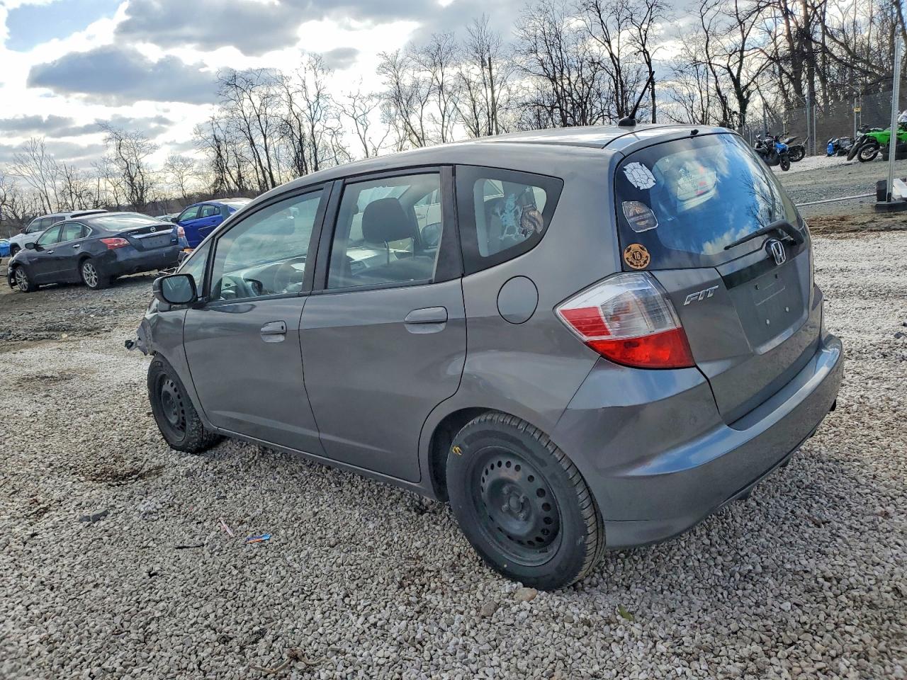 2013 HONDA FIT photo 2