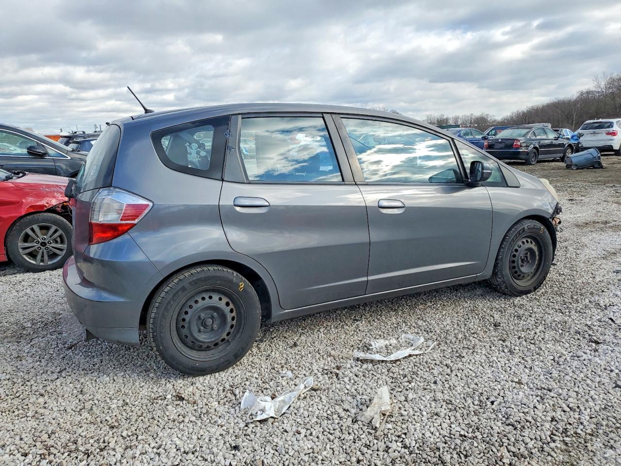 2013 HONDA FIT photo 3