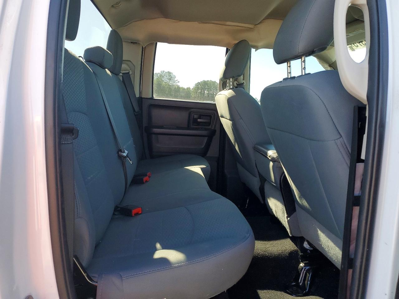 2017 RAM 1500 ST photo 10