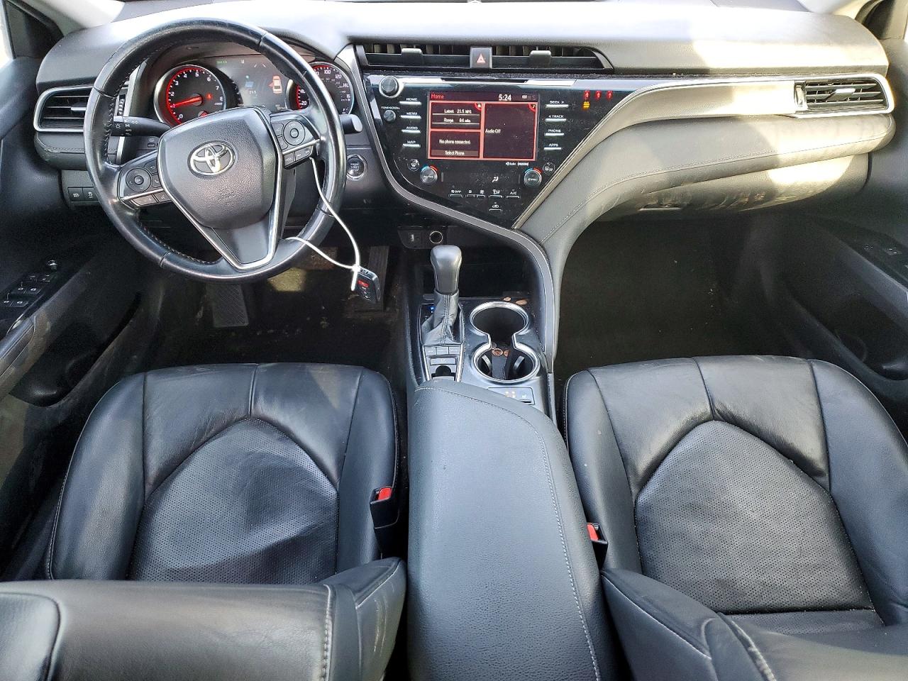 2019 TOYOTA CAMRY XSE photo 8