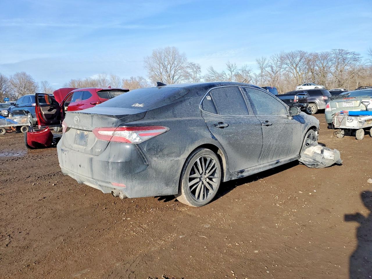 2019 TOYOTA CAMRY XSE photo 3