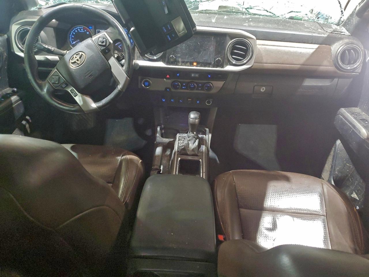 2017 TOYOTA TACOMA DOUBLE CAB photo 8