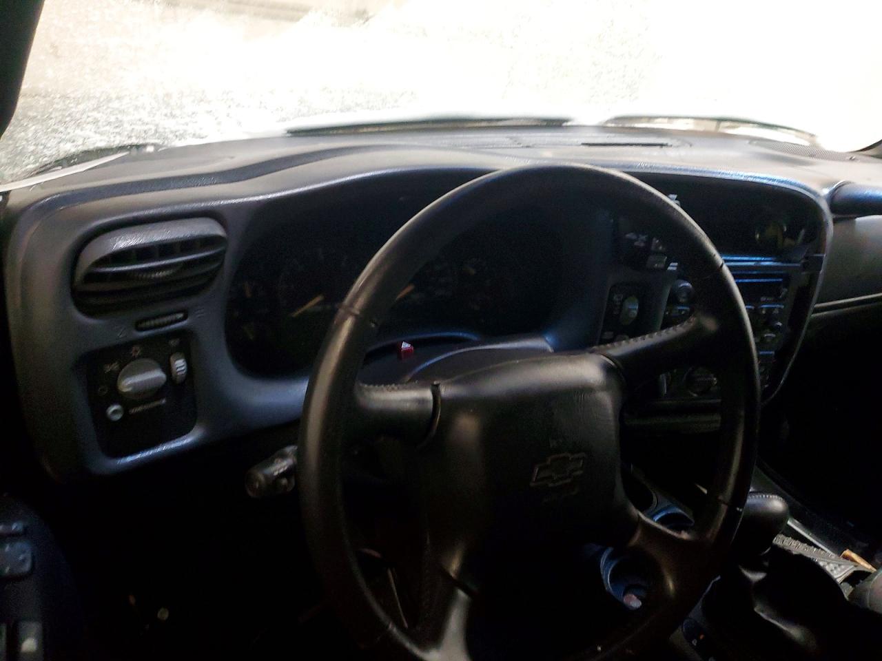 2003 CHEVROLET BLAZER photo 9