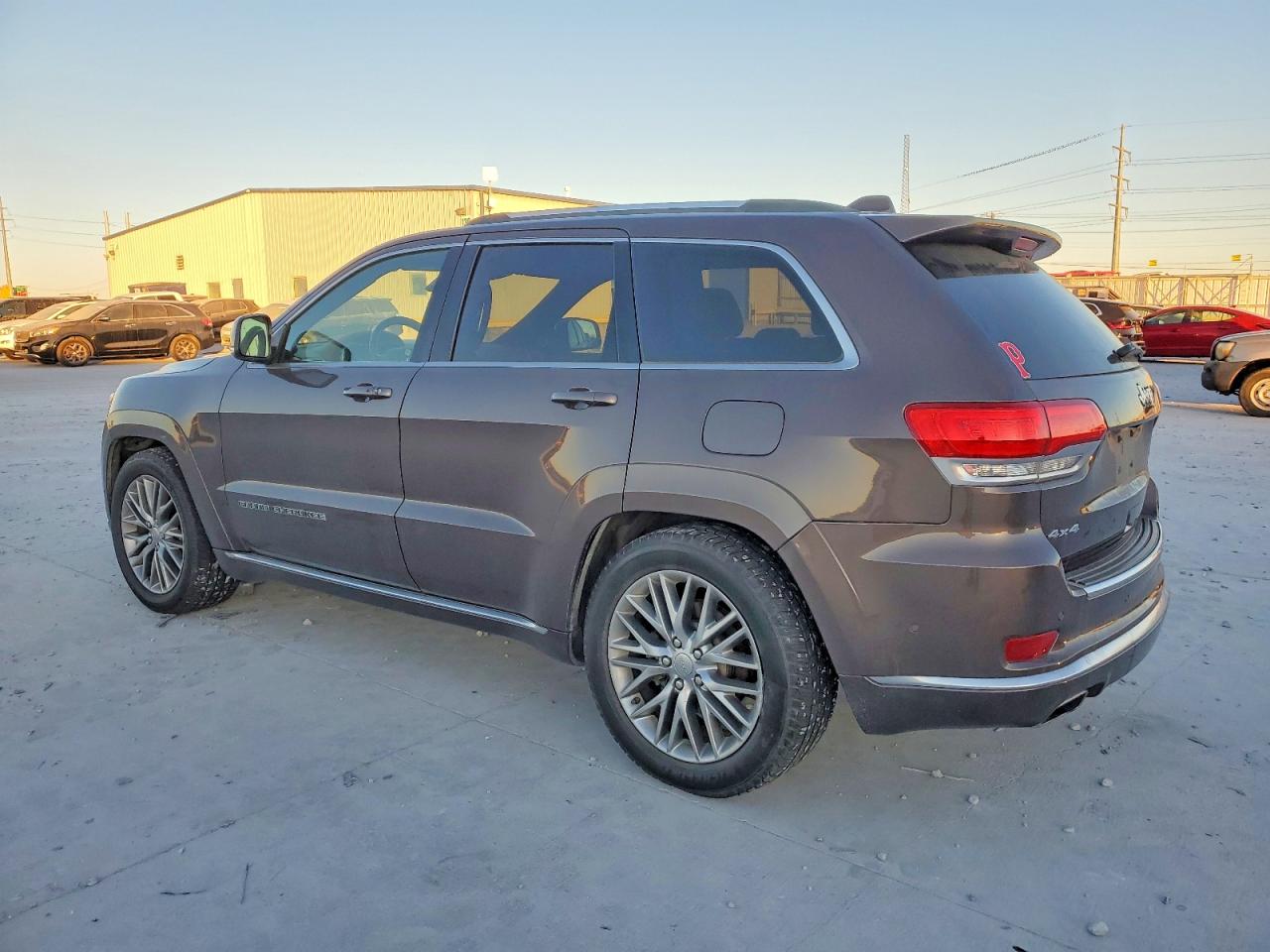2018 JEEP GRAND CHEROKEE SUMMIT photo 2
