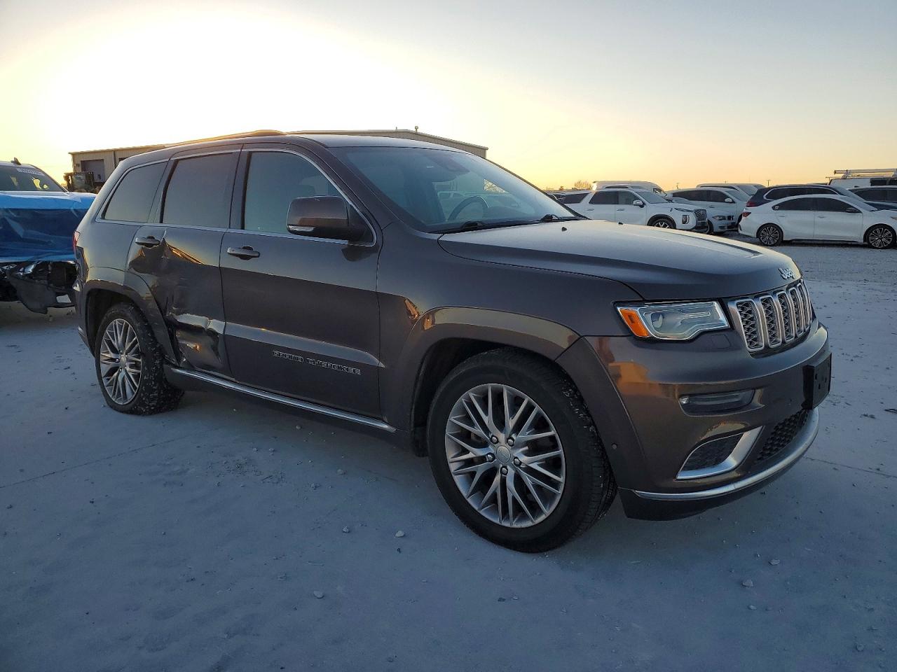 2018 JEEP GRAND CHEROKEE SUMMIT photo 4