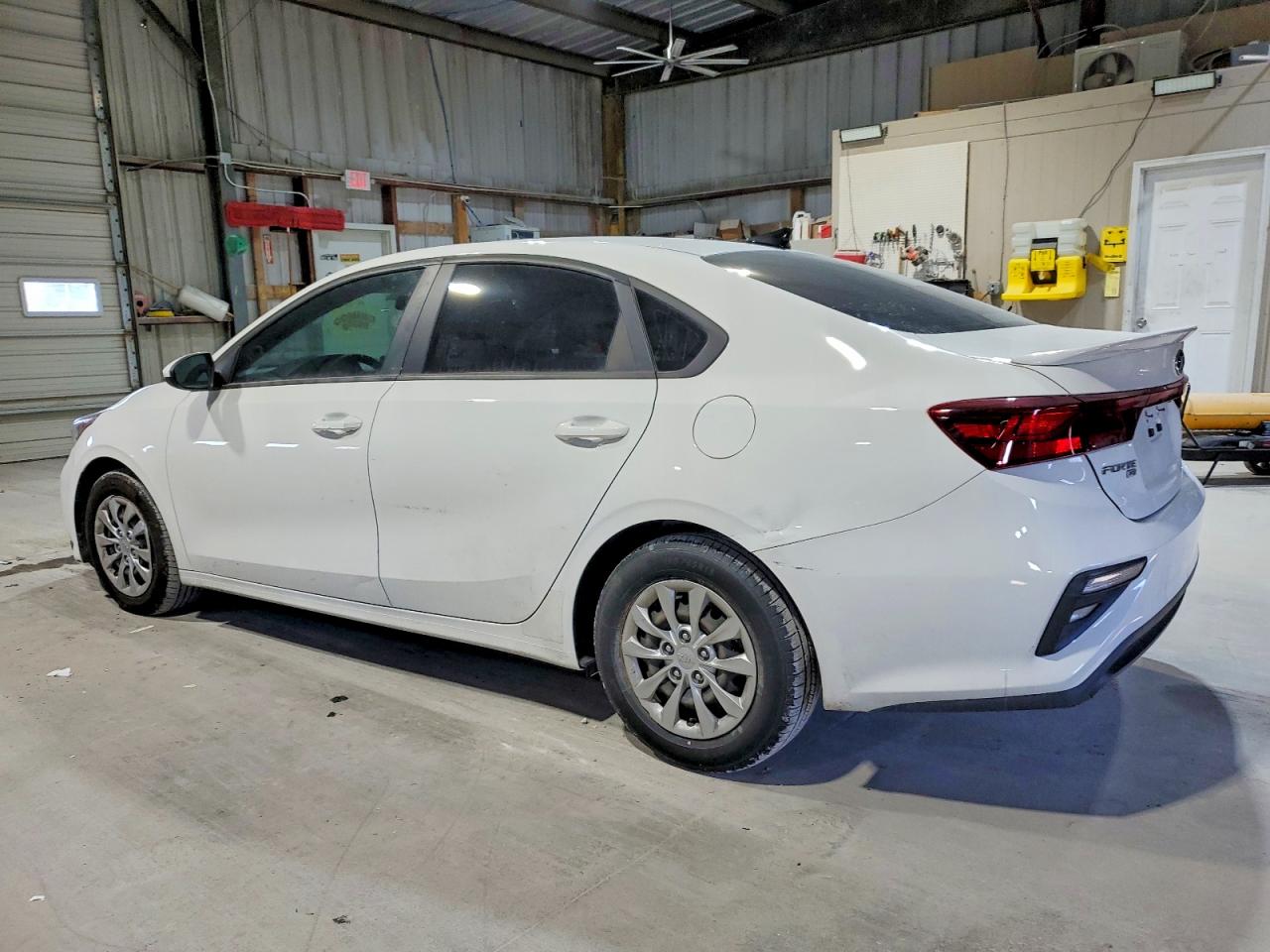 2021 KIA FORTE FE photo 2