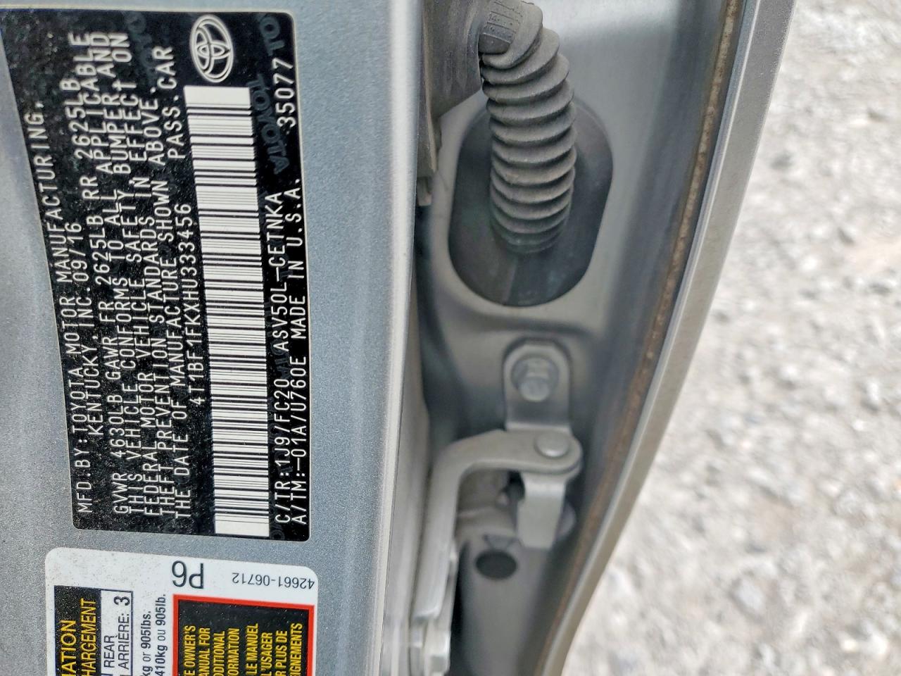 2017 TOYOTA CAMRY LE photo 12