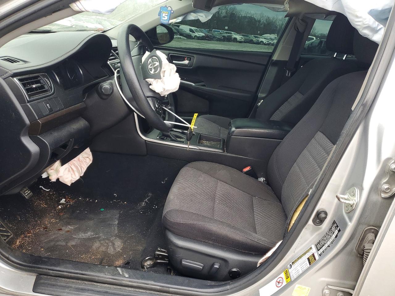 2017 TOYOTA CAMRY LE photo 7