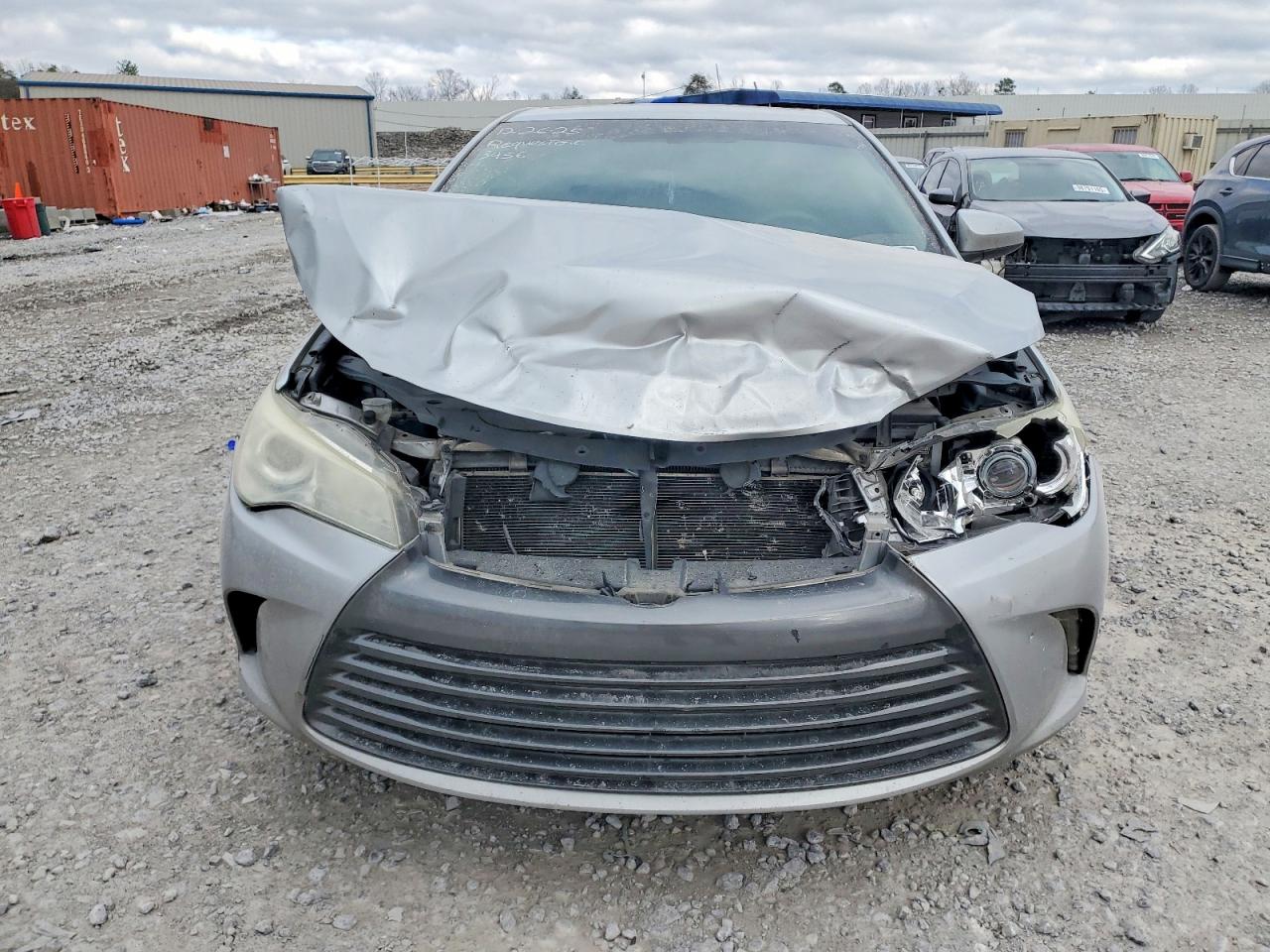 2017 TOYOTA CAMRY LE photo 5