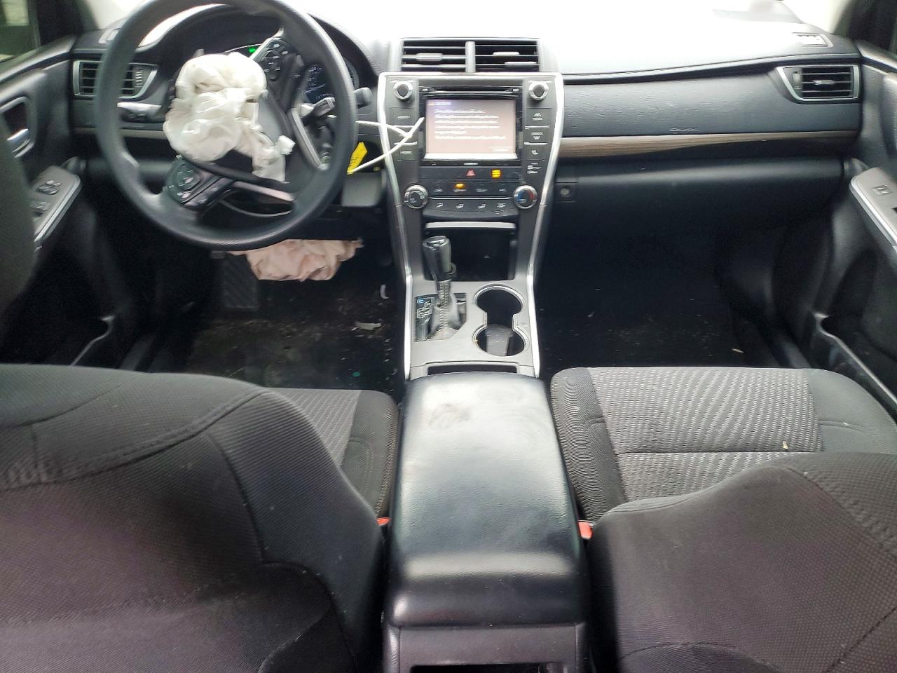 2017 TOYOTA CAMRY LE photo 8